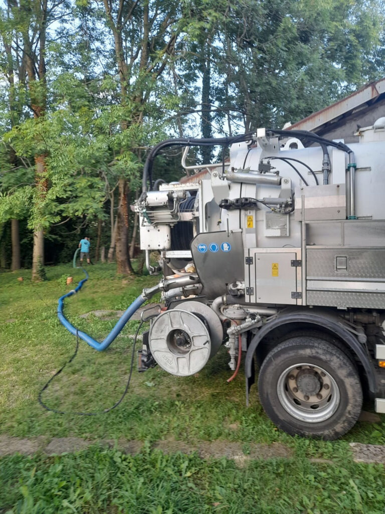 SPURGO POZZI NERI E FOGNATURE